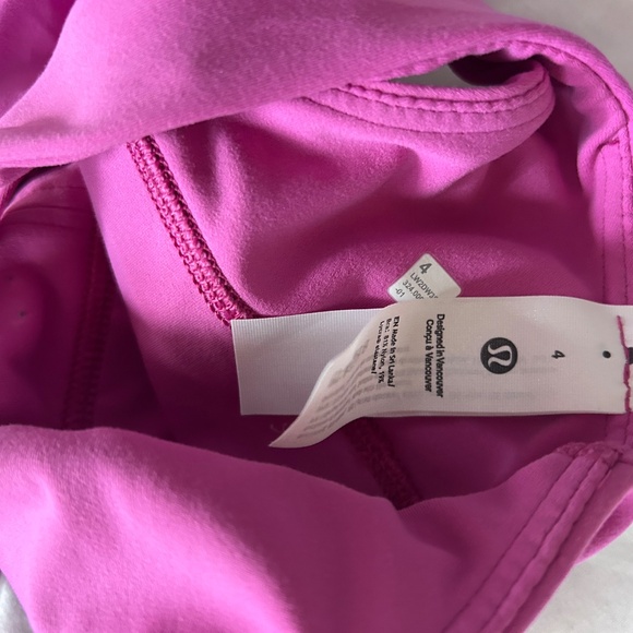 Size 4 Lululemon Align V-Neck Bra - Picture 3 of 3